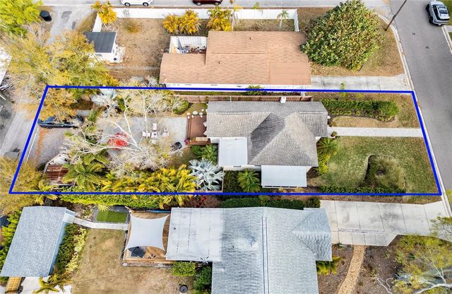 209 35TH AVENUE N, St Petersburg, FL 33704