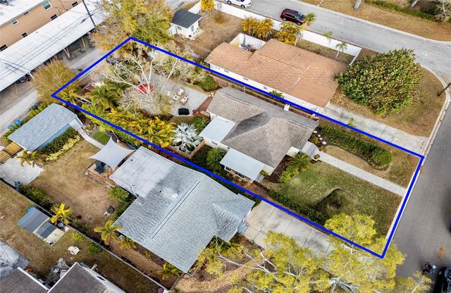 209 35TH AVENUE N, St Petersburg, FL 33704