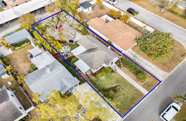 209 35TH AVENUE N, St Petersburg, FL 33704