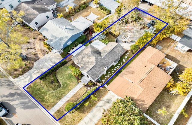 209 35TH AVENUE N, St Petersburg, FL 33704