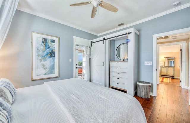 209 35TH AVENUE N, St Petersburg, FL 33704