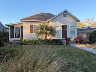 209 35TH AVENUE N, St Petersburg, FL 33704