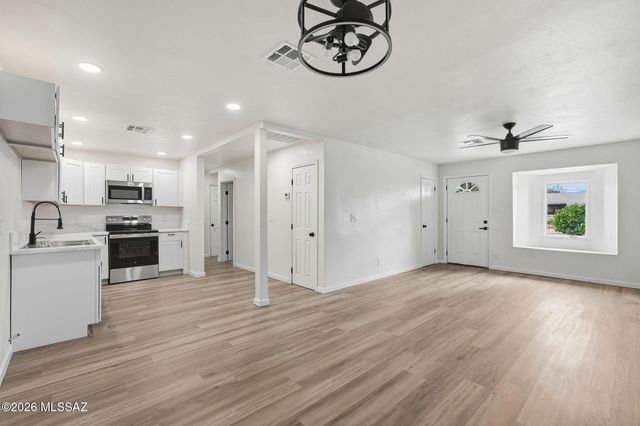 5525 E 24th Street, Tucson, AZ 85711
