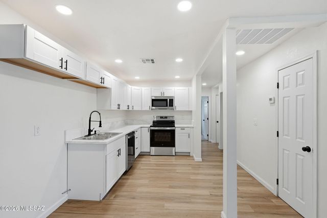 5525 E 24th Street, Tucson, AZ 85711