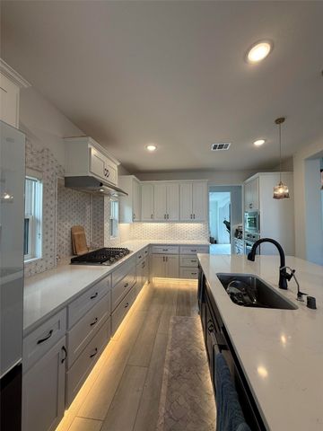 2832 Fountain Park Drive, Celina, TX 75009