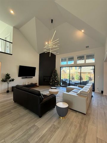 2832 Fountain Park Drive, Celina, TX 75009