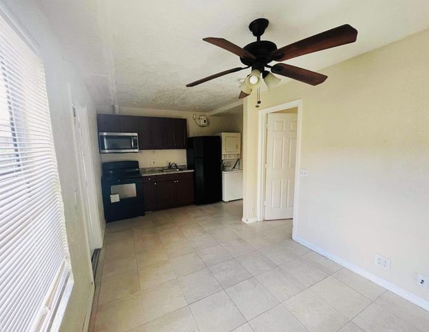 901 8th Street 4, West Palm Beach, FL 33401