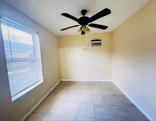 901 8th Street 4, West Palm Beach, FL 33401