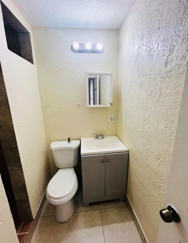 901 8th Street 4, West Palm Beach, FL 33401