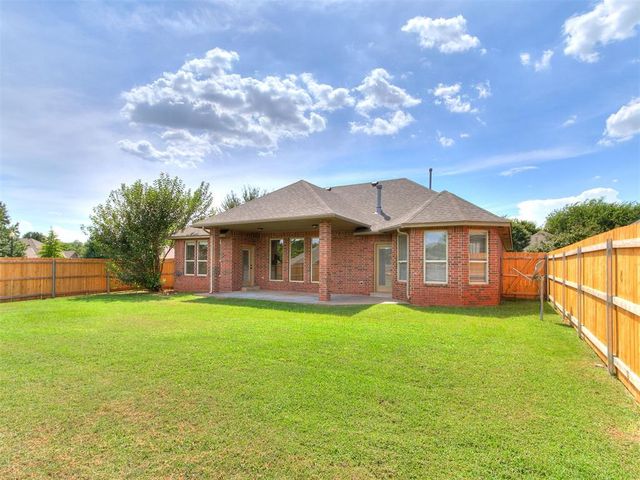 84 Kimberly Drive, Edmond, OK 73003