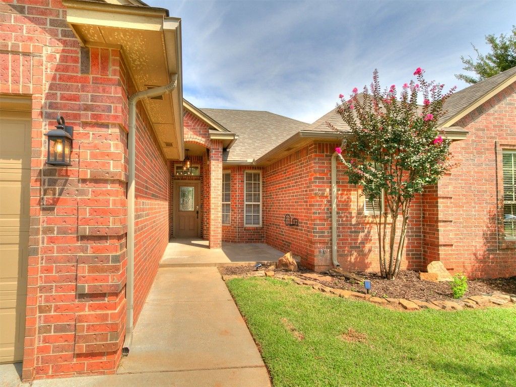 84 Kimberly Drive, Edmond, OK 73003