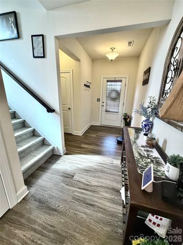 1008 Irvine Court, Matthews, NC 28104