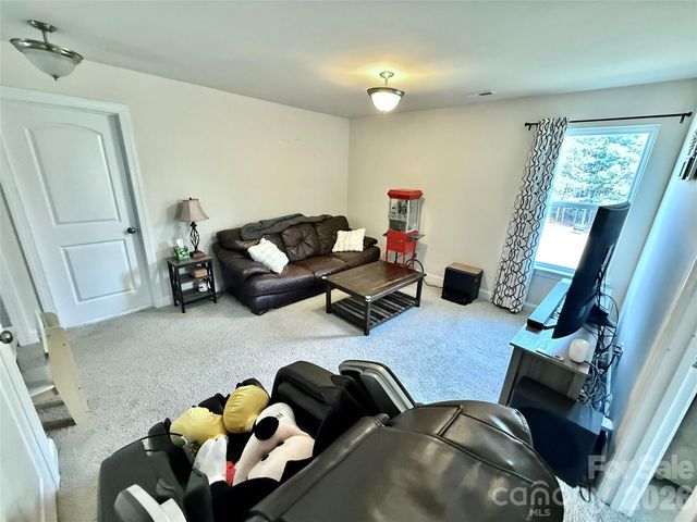 1008 Irvine Court, Matthews, NC 28104