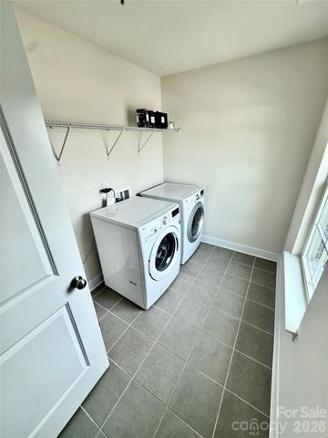 1008 Irvine Court, Matthews, NC 28104