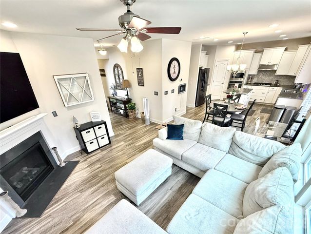 1008 Irvine Court, Matthews, NC 28104