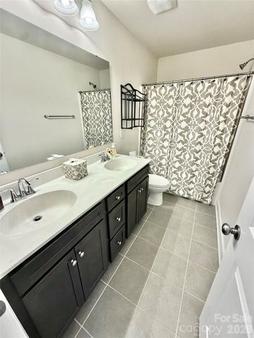 1008 Irvine Court, Matthews, NC 28104