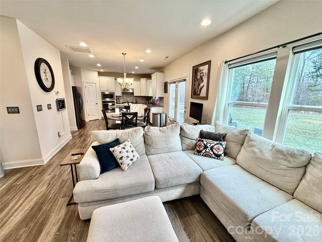 1008 Irvine Court, Matthews, NC 28104