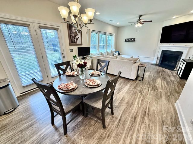 1008 Irvine Court, Matthews, NC 28104