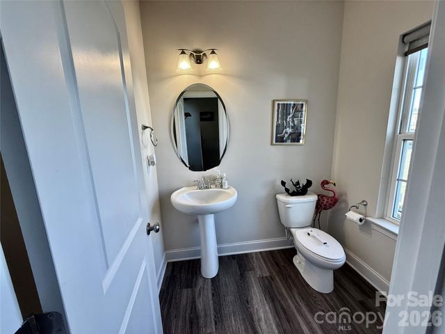 1008 Irvine Court, Matthews, NC 28104