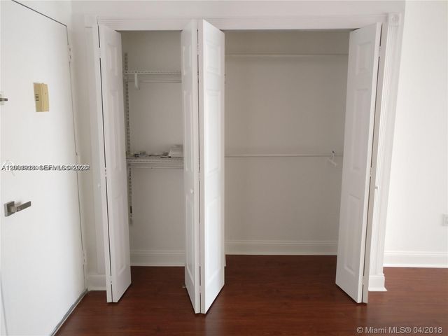 20515 E Country Club Dr 248, Aventura, FL 33180