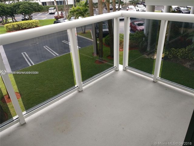 20515 E Country Club Dr 248, Aventura, FL 33180