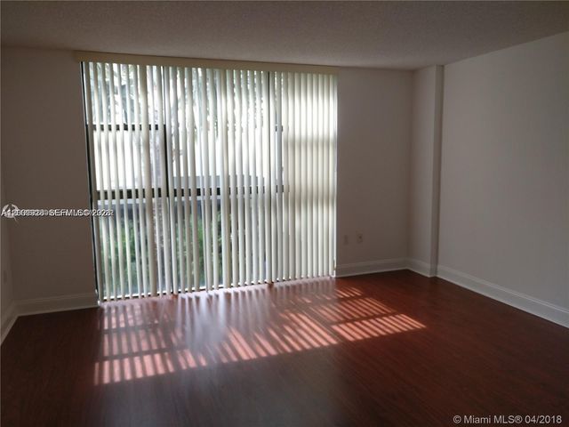 20515 E Country Club Dr 248, Aventura, FL 33180