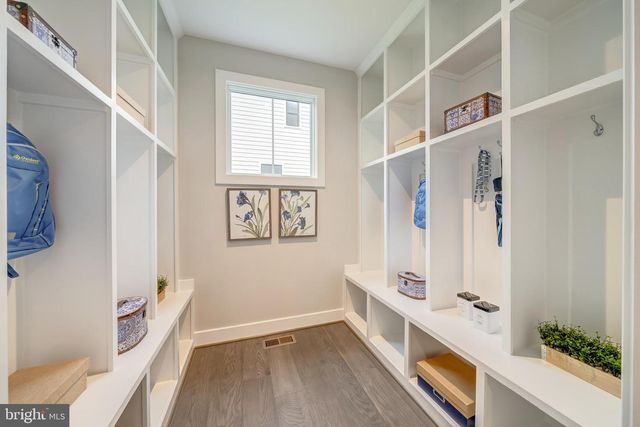 318 RUNNER STONE CT NW, Leesburg, VA 20176