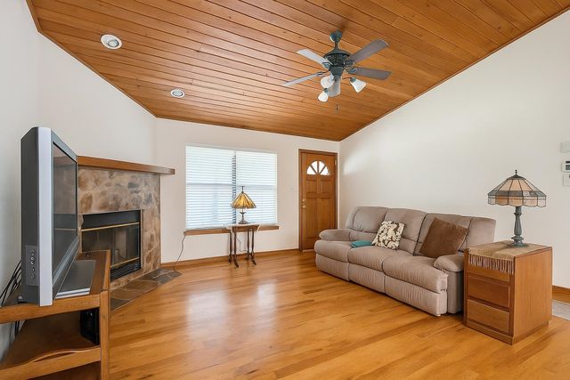 124 Neal Rd, Hawthorne, FL 32640