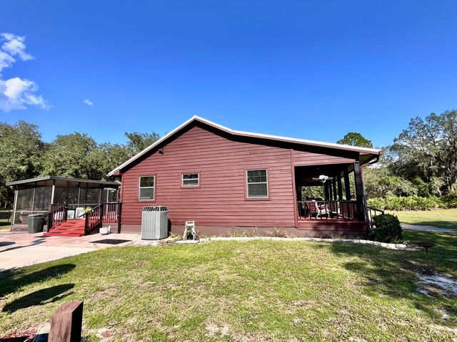 124 Neal Rd, Hawthorne, FL 32640