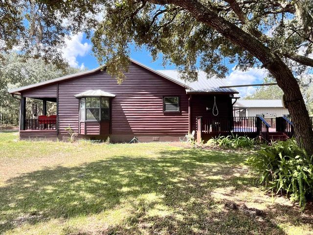 124 Neal Rd, Hawthorne, FL 32640