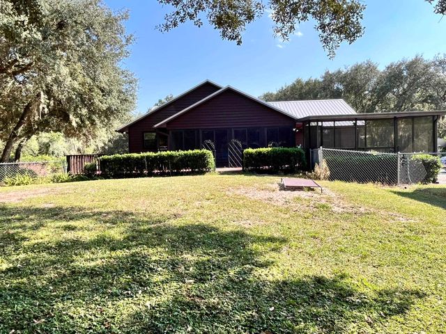 124 Neal Rd, Hawthorne, FL 32640