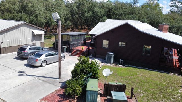 124 Neal Rd, Hawthorne, FL 32640