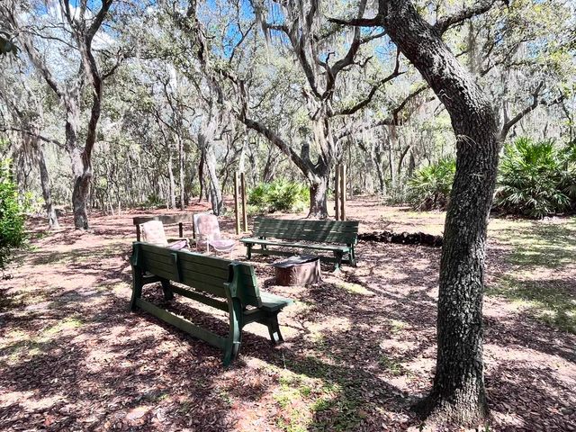 124 Neal Rd, Hawthorne, FL 32640