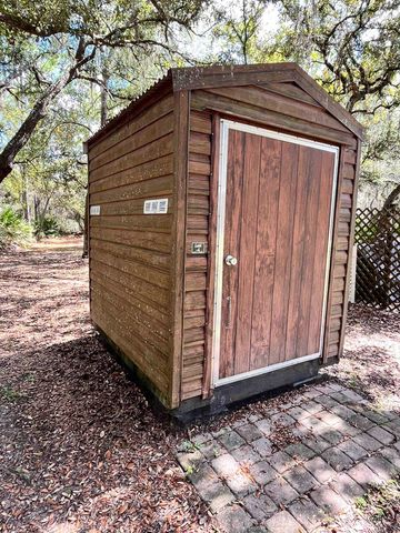 124 Neal Rd, Hawthorne, FL 32640