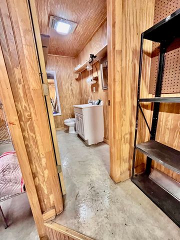 124 Neal Rd, Hawthorne, FL 32640