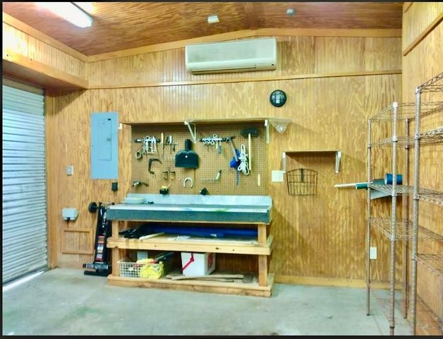 124 Neal Rd, Hawthorne, FL 32640