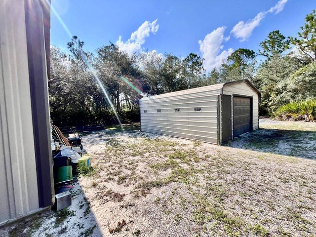 124 Neal Rd, Hawthorne, FL 32640