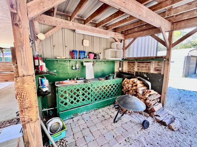 124 Neal Rd, Hawthorne, FL 32640