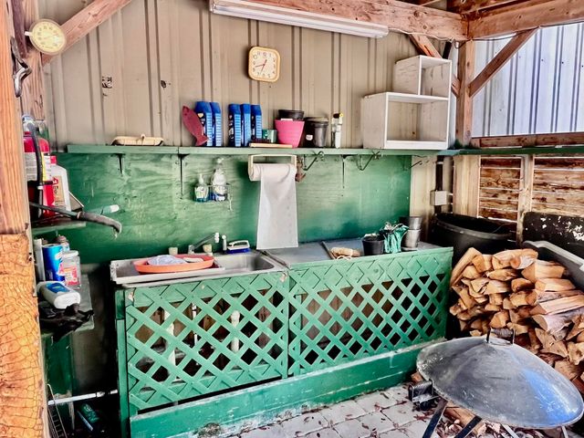 124 Neal Rd, Hawthorne, FL 32640