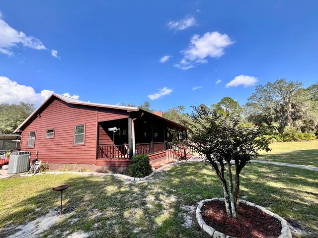 124 Neal Rd, Hawthorne, FL 32640