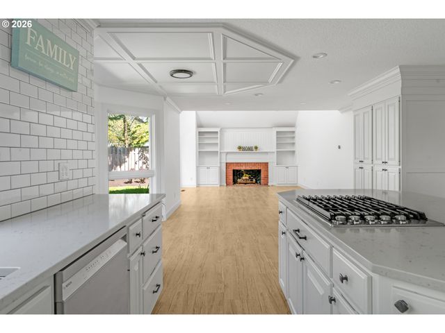 14335 EDENBERRY Dr, Lake Oswego, OR 97035