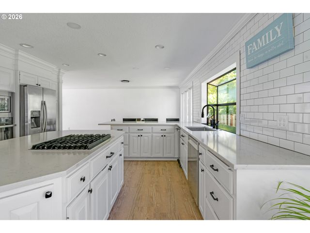 14335 EDENBERRY Dr, Lake Oswego, OR 97035