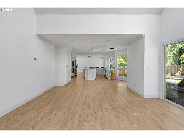 14335 EDENBERRY Dr, Lake Oswego, OR 97035