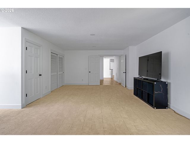 14335 EDENBERRY Dr, Lake Oswego, OR 97035