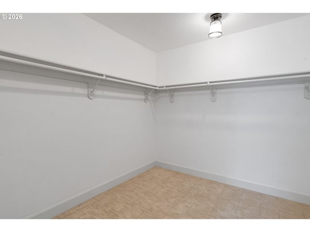 14335 EDENBERRY Dr, Lake Oswego, OR 97035