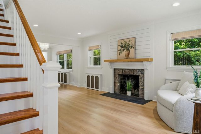 45 Locust Place, Manhasset, NY 11030