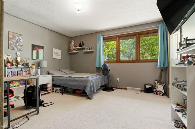 2230 Vixen Street NW, North Canton, OH 44720