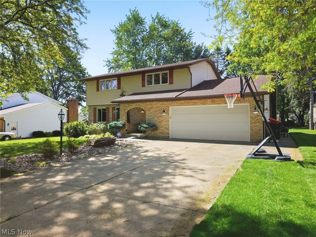 2230 Vixen Street NW, North Canton, OH 44720