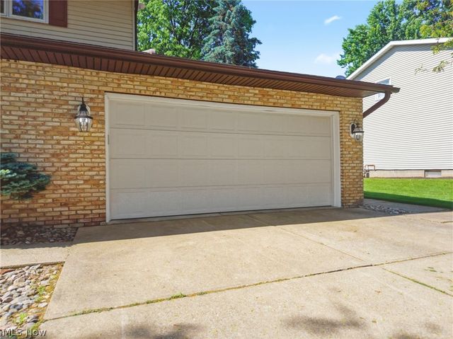 2230 Vixen Street NW, North Canton, OH 44720