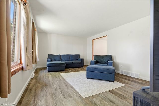 2230 Vixen Street NW, North Canton, OH 44720
